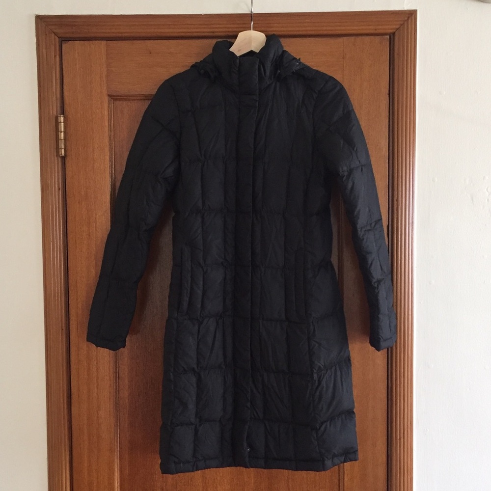 The North Face Hooded Puffer Jacket - Black XS
